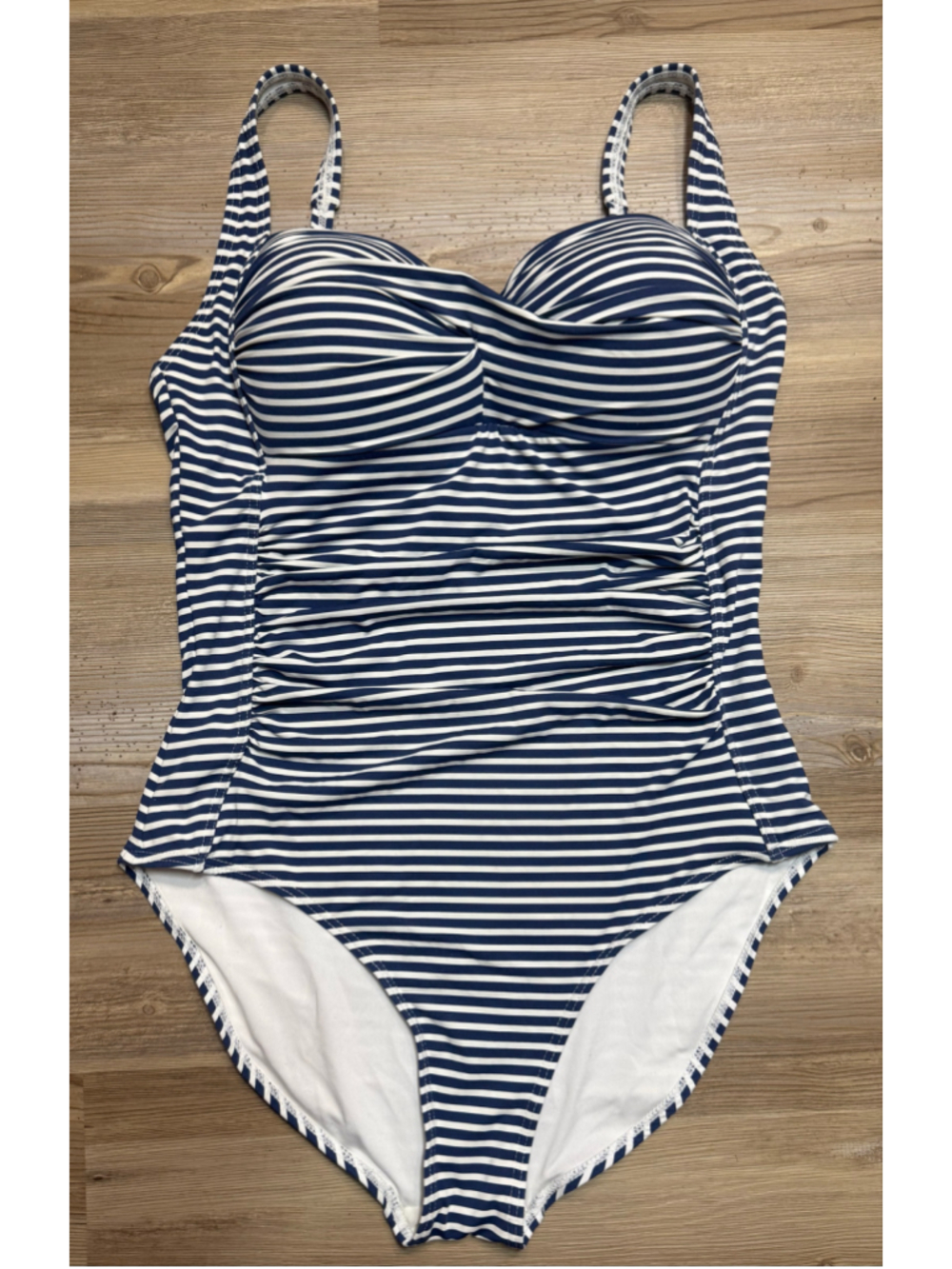 Nip Tuck Swim Sorrento Stripe
Joanne One Piece Swimsuit Navy. SZ 10